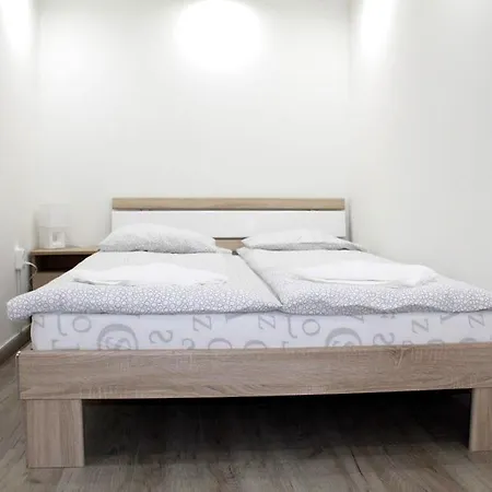 Westend Apartment *